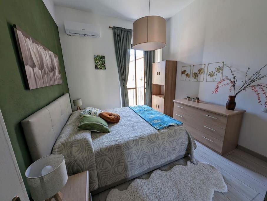 Bright Flat Just 10 Minutes From The City Centre โกโม ภายนอก รูปภาพ